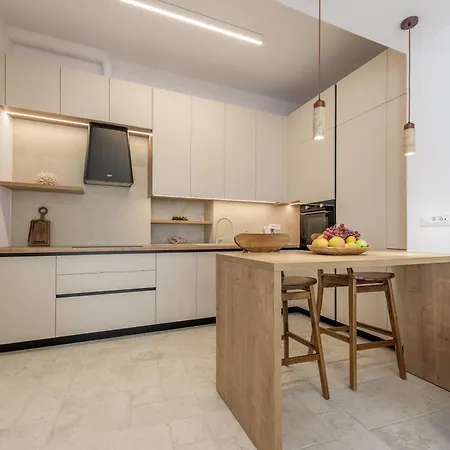 Pea Authentic Plaka (Milos)